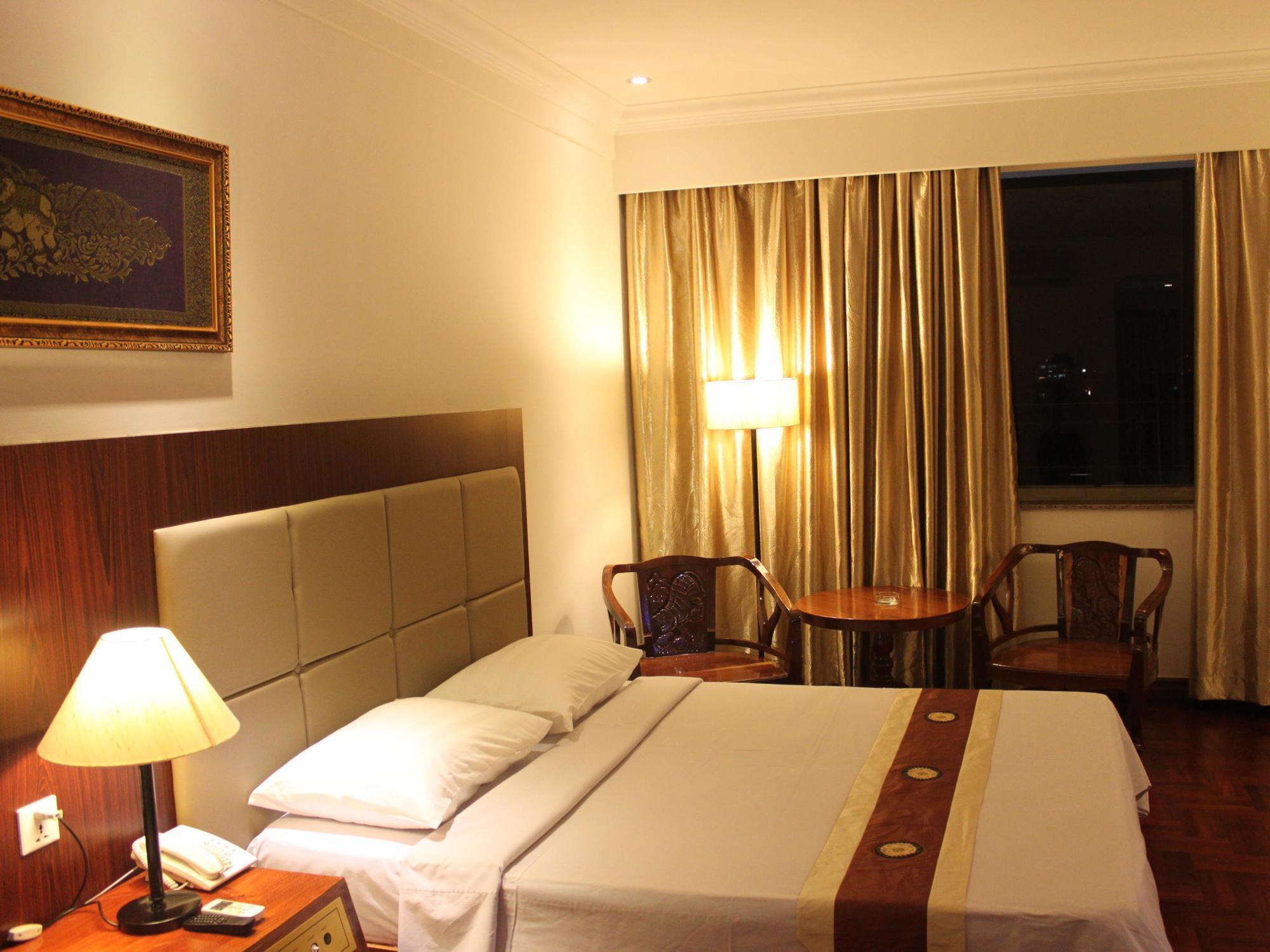 Diamond Hotel Phnom Penh Luaran gambar