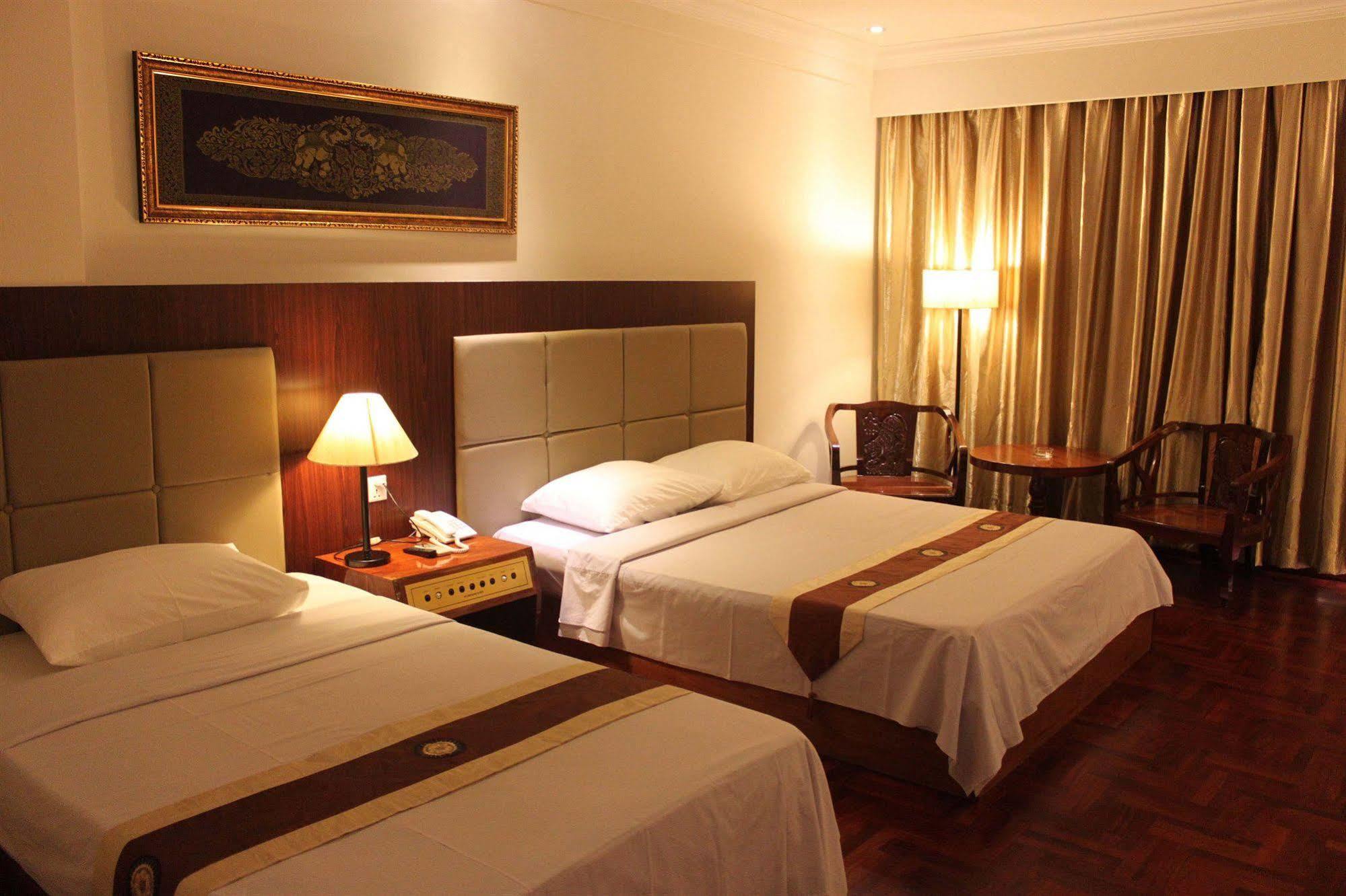 Diamond Hotel Phnom Penh Luaran gambar