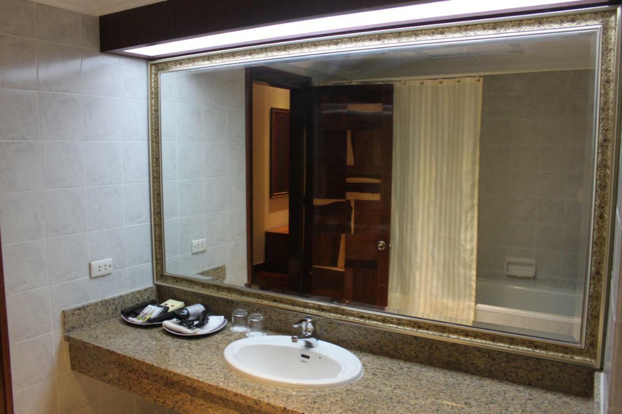 Diamond Hotel Phnom Penh Luaran gambar